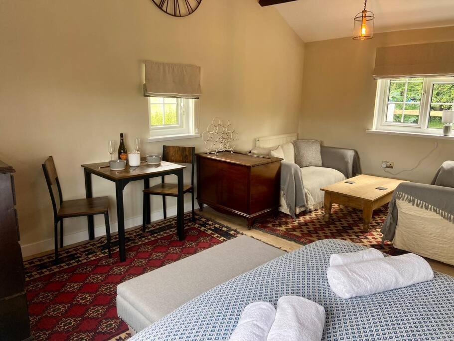 Couples Getaway, With Mountain Views/Dog Friendly Villa Crickhowell Buitenkant foto