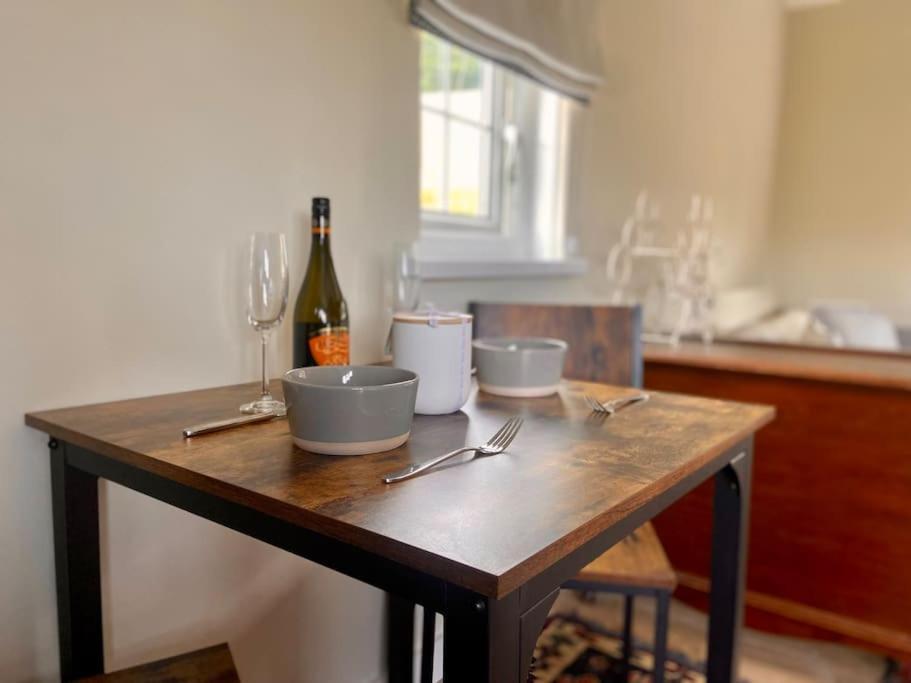 Couples Getaway, With Mountain Views/Dog Friendly Villa Crickhowell Buitenkant foto